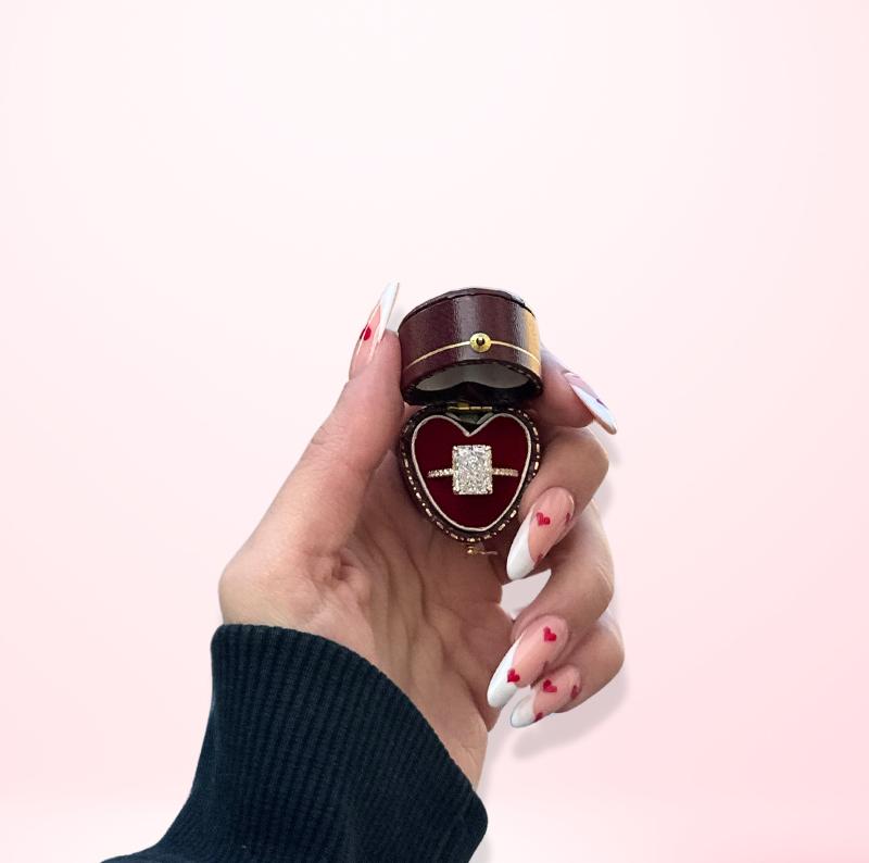 Luxury Ring Boxes for Gifts & Proposals – Velvet & Heart-Shaped | Balmante Jewelry
